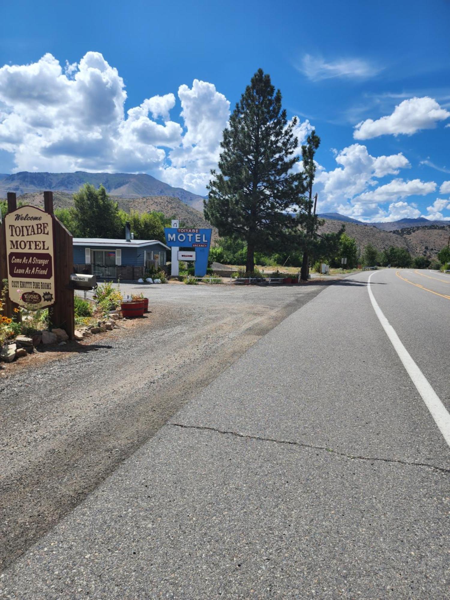 Toiyabe Motel Walker Exterior photo